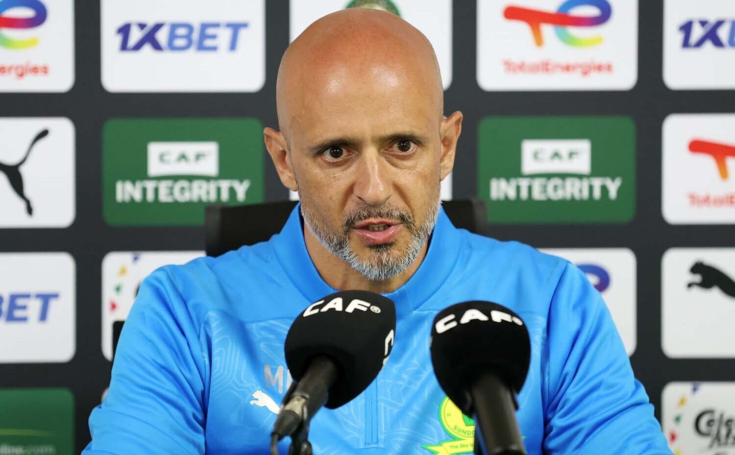 Mamelodi Sundowns coach Miguel Cardoso addressing a press conference 