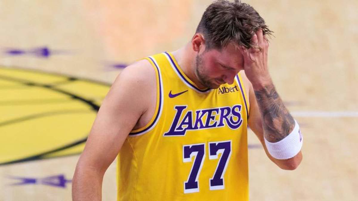 October 8, 2026, Los Angeles, California, USA: Luka Doncic 77 of the Los Angeles Lakers during a preseason NBA, Basketball Herren, USA game against the Sacramento Kings on Thursday October 8, 2026 at Crypto.com Arena in Los Angeles, California. JAVIER ROJAS/PI Los Angeles USA – ZUMAp124 20261008_zaa_p124_012 Copyright: xJavierxRojasx ©Credits – Imago