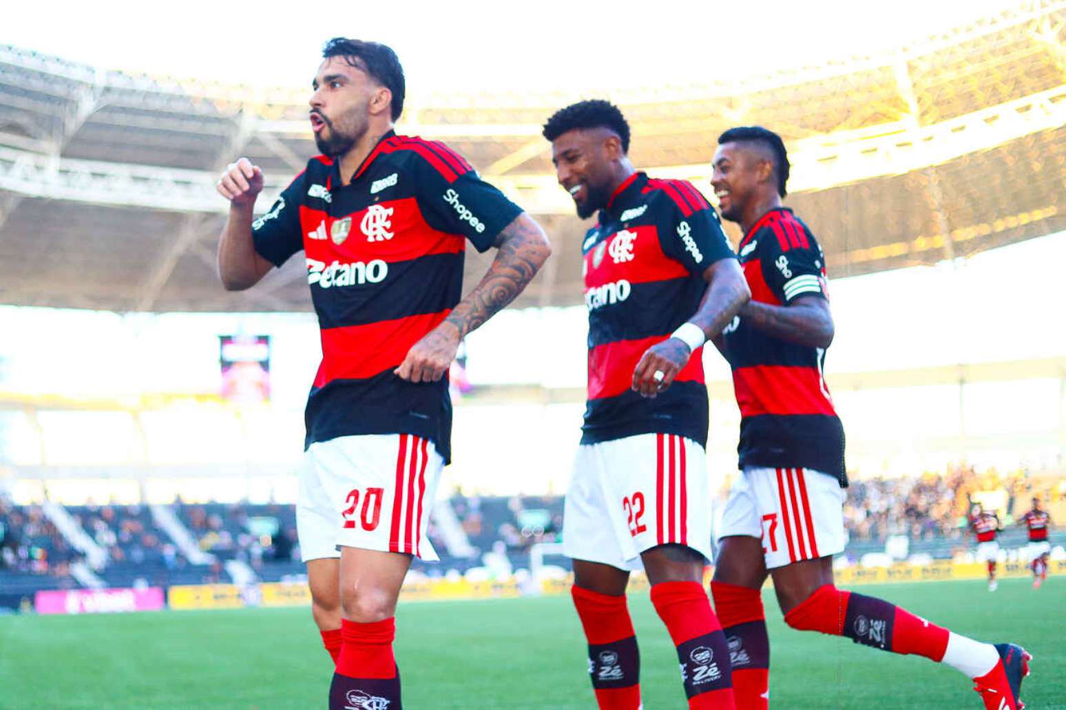 Paquetá foi às redes pela primeira vez no retorno ao Flamengo no Nilton Santos –