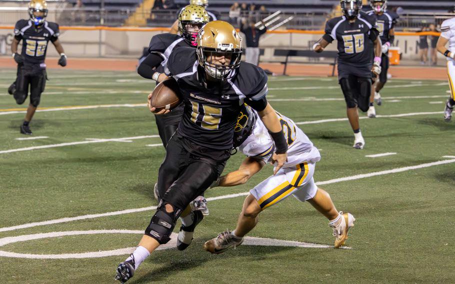 Marek Allen gains yards.