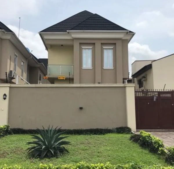 99ccee76fbe2e841437144c6f0bba59b?quality=uhq&format=webp&resize=720