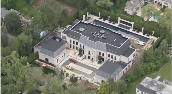 A Look At Drake S Insane 100 Million Dollar Mansion Opera News