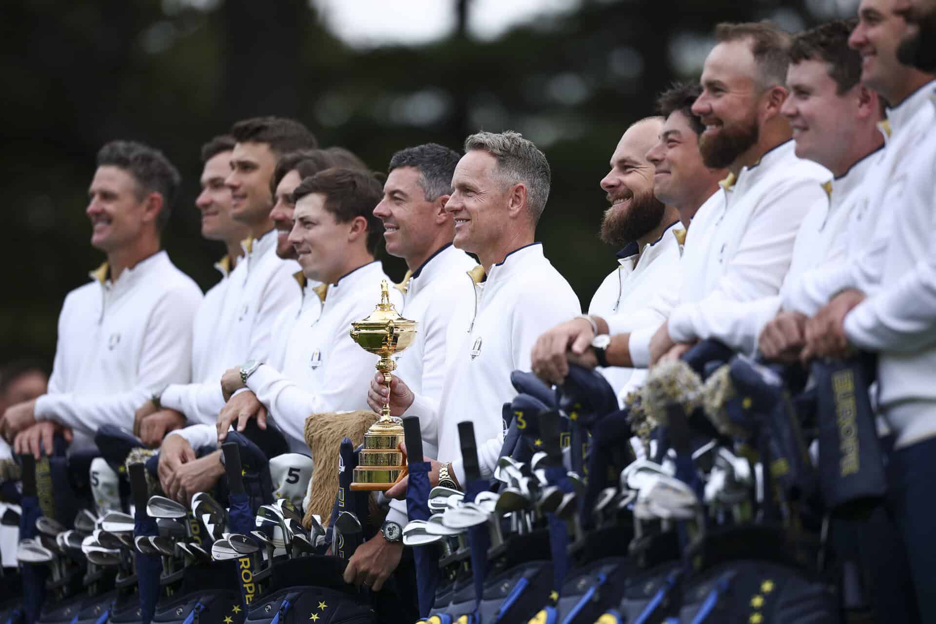 FARMINGDALE, NEW YORK - SEPTEMBER 23: (L-R) Justin Rose, Rasmus Hojgaard, Ludvig Aberg, Tommy Fleetwood, Matt Fitzpatrick, Rory McIlroy, Captain Luke Donald, Tyrrell Hatton, Viktor Hovland, Shane Lowry, Robert MacIntyre, Sepp Straka and Jon Rahm of Team Europe pose for a team photo prior to the Ryder Cup 2025 at Black Course at Bethpage State Park Golf Course on September 23, 2025 in Farmingdale, New York. (Photo by Jared C. Tilton/Getty Images)
