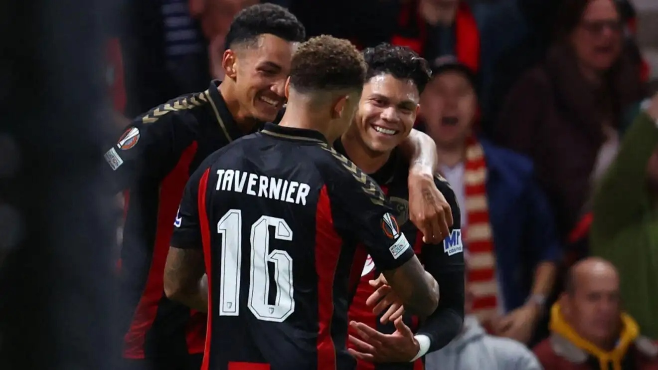 Bournemouth celebrate with Evanilson