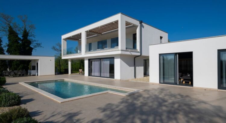 Harry Kane « J'adore le schnitzel, on m'en livre chaque semaine », sa luxueuse villa avec terrasse et spa au-dessus de Munich, dans un lieu surnommé le « Beverly Hills de Bavière »