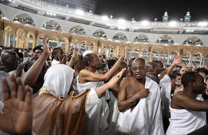 Photos of President Buhari and his delegation performing Umrah (lesser Hajj) in Makkah