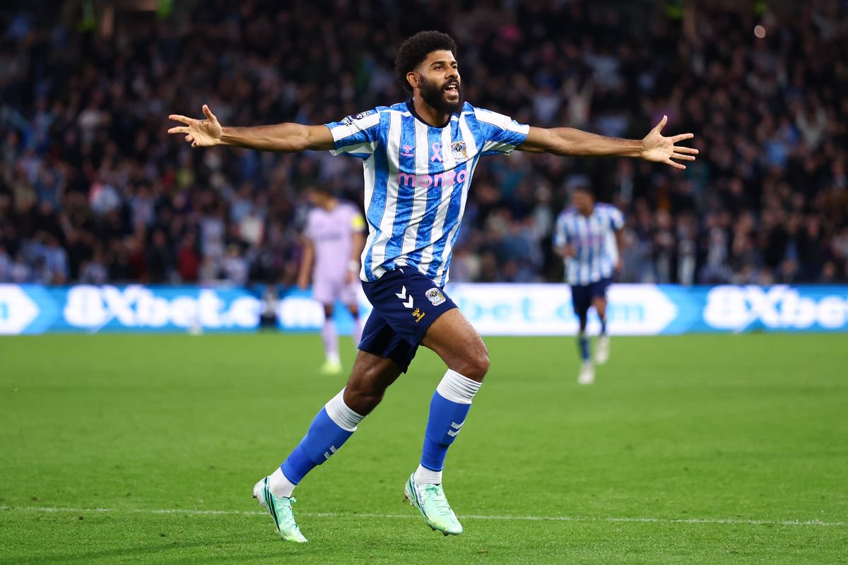 COVENTRY, ENGLAND - OCTOBER 12: Ellis Simms of Coventry City celebrates scoring their third goal during the Premier League 2026/27 match between Coventry City and Newcastle United at The Coventry Building Society Arena on October 12, 2026 in Coventry, England. (Photo by Marc Atkins/Getty Images)