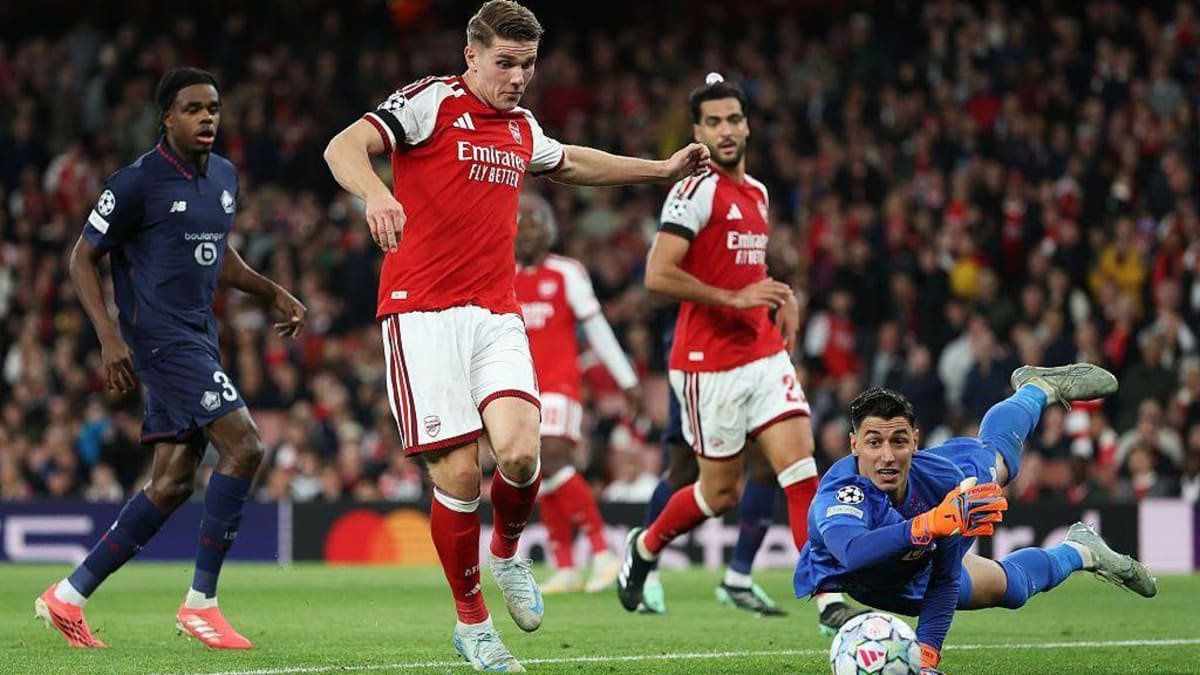 Arsenal reporter Alex Howell byline banner