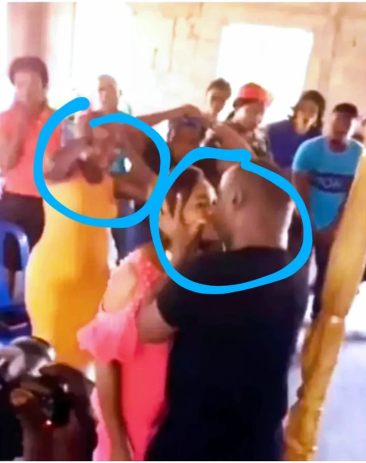 Pastor spotted kissing married church member in front of the congregation all because of miracles (photos) 3