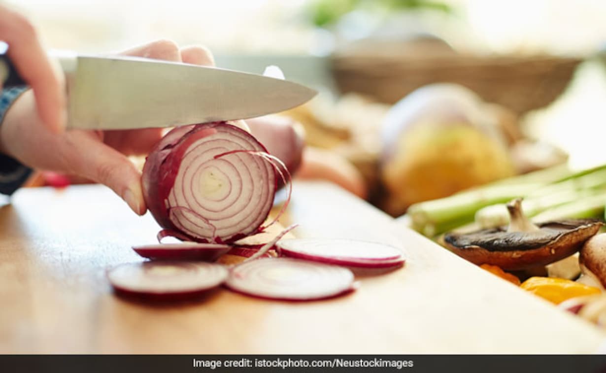 Onions For Weight Loss: 2 Best Ways To Use Onions To Shed Extra Kilos (With Recipes)