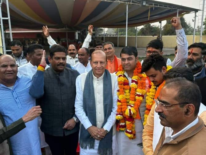 MP Politics: सीहोर में कांग्रेस को बड़ा झटका, जिला पंचायत सदस्य राजू राजपूत सहित 4 लोग BJP में शामिल