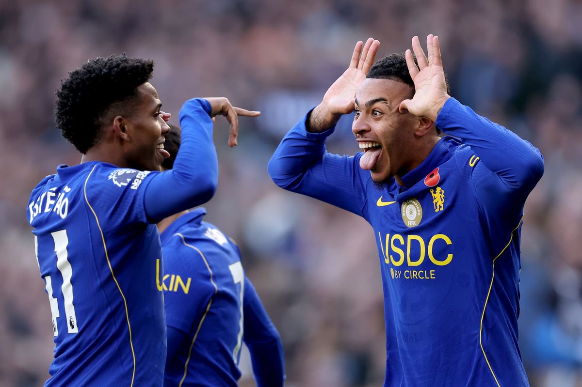 Morgan Rogers of Chelsea celebrates scoring his team’s first goal with teammate Estevao 