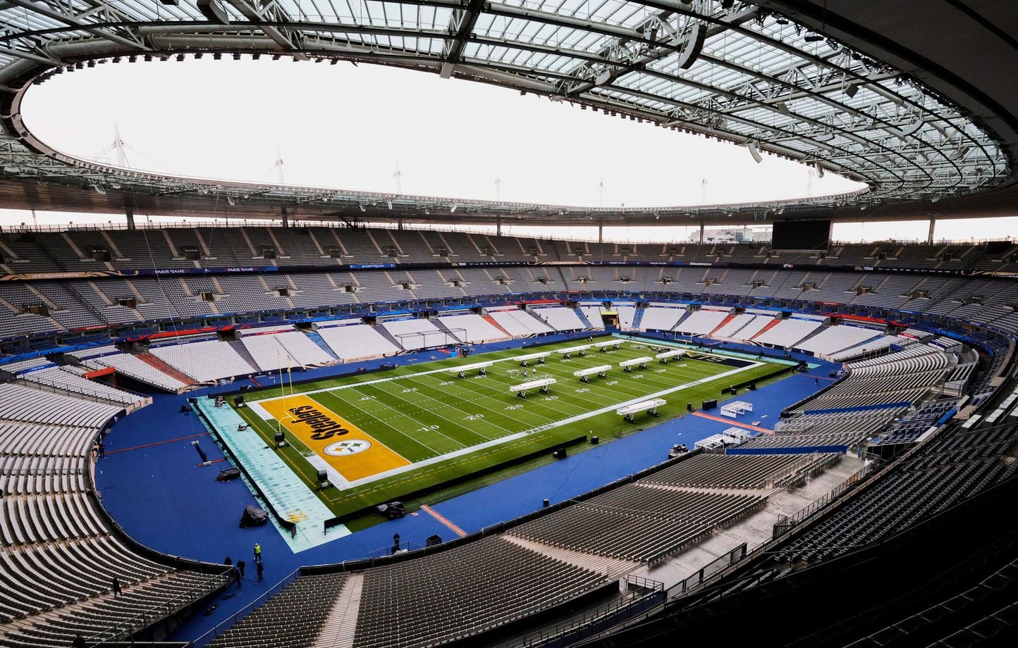 Vue générale du Stade de France avec le marquage du terrain de la NFL le jeudi 22 octobre 2026 à Saint-Denis, au nord de Paris, avant le match de dimanche entre les Steelers de Pittsburgh et les New Orleans Saints.
