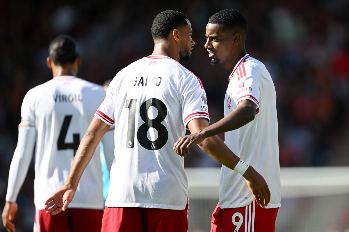 Alexander Isak of Liverpool celebrates with Cody Gakpo