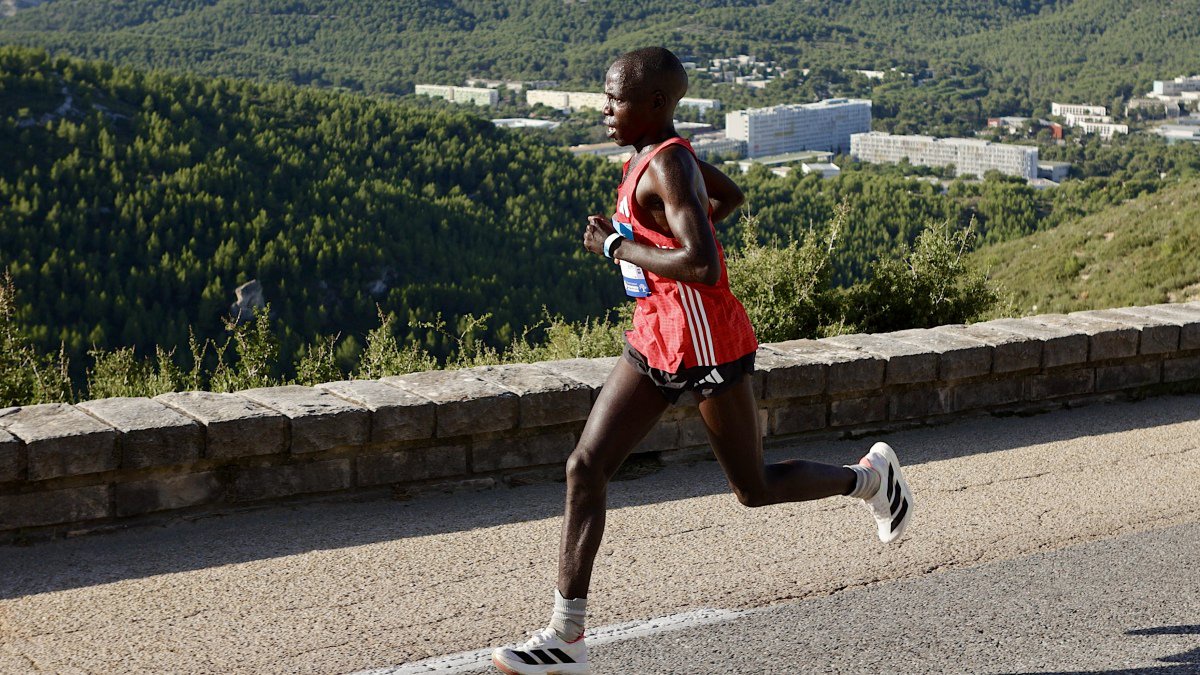 Le vainqueur Japhet Kimutai a creusé l'écart lors du col de la Gineste