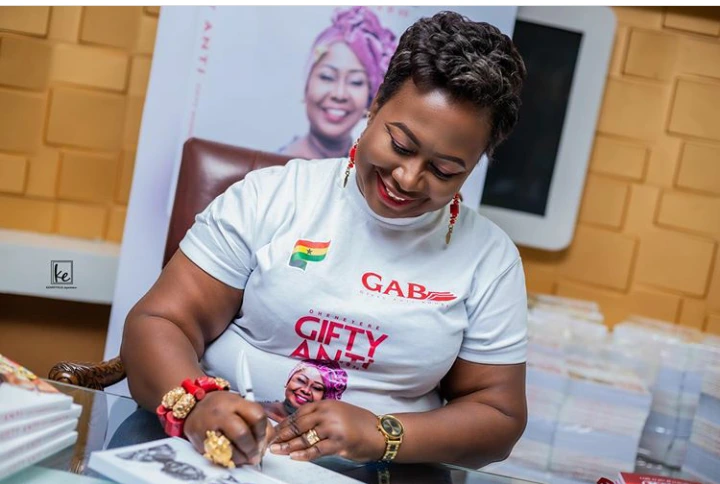 Beautiful pictures of Gifty Anti and her daughter surfaces online.