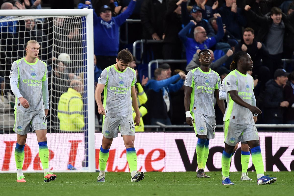 Manchester City's Norwegian forward #9 Erling Haaland (L) and Spain's midfielder #14 Nico Gonzalez (2ndL) react after conceding a goal during the Premier League football match between Everton and Manchester City at Hill Dickinson Stadium in Liverpool on May 4, 2026.