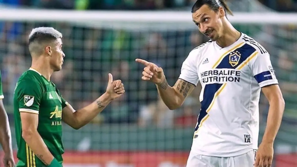 Brian Fernández e Zlatan Ibrahimovic