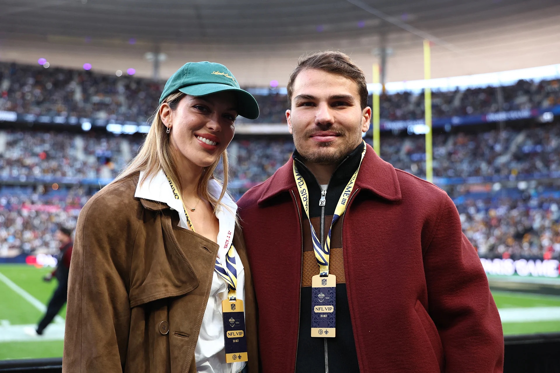 Iris Mittenaere et Antoine Dupont au Stade de France, le 25 octobre pour la rencontre de NFL entre Pittsburgh et la Nouvelle-Orléans.