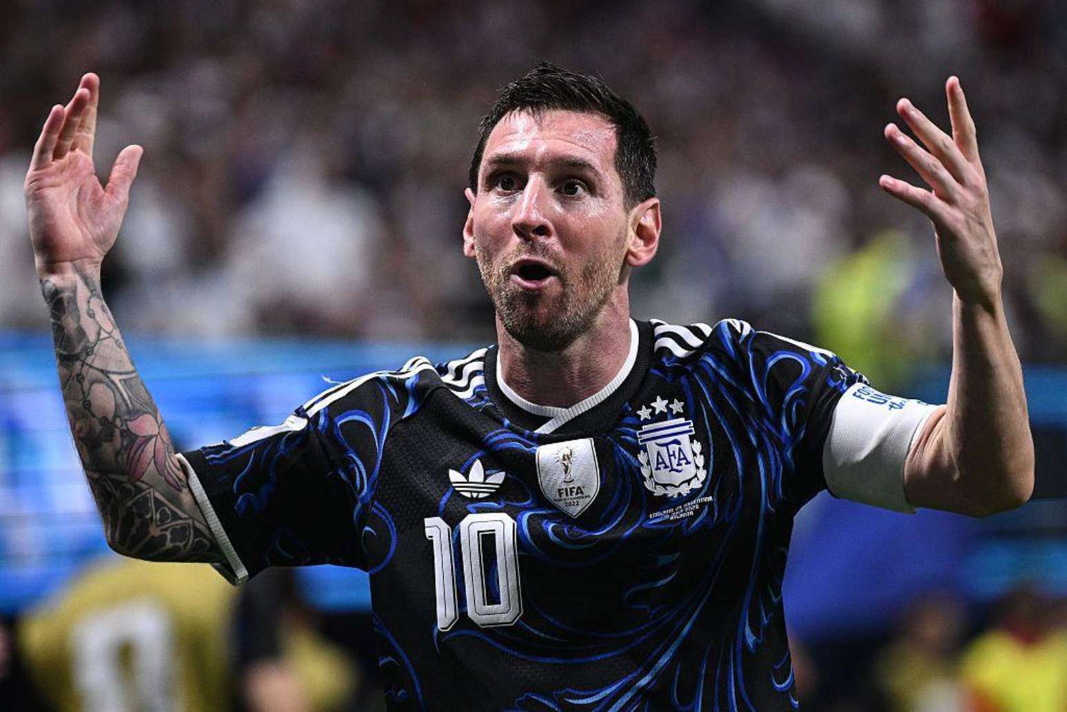 Messi liderou a Argentina contra a Inglaterra, em uma vitória que ficará nos livros de história do futebol