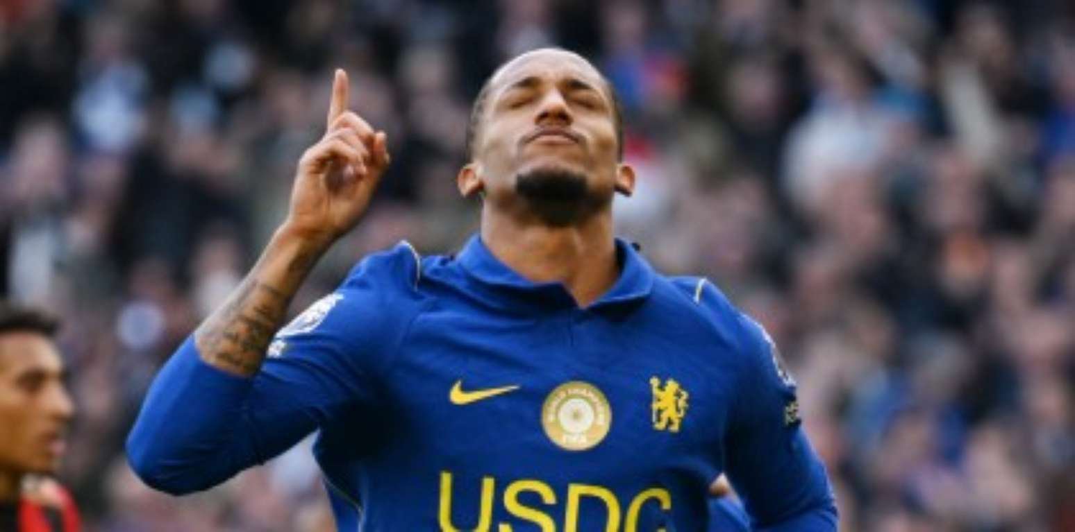 João Pedro em ação pelo Chelsea.