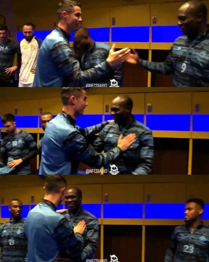 Cristiano Ronaldo meets Cameroon captain Vincent Aboubakar in the dressing room (Photos)