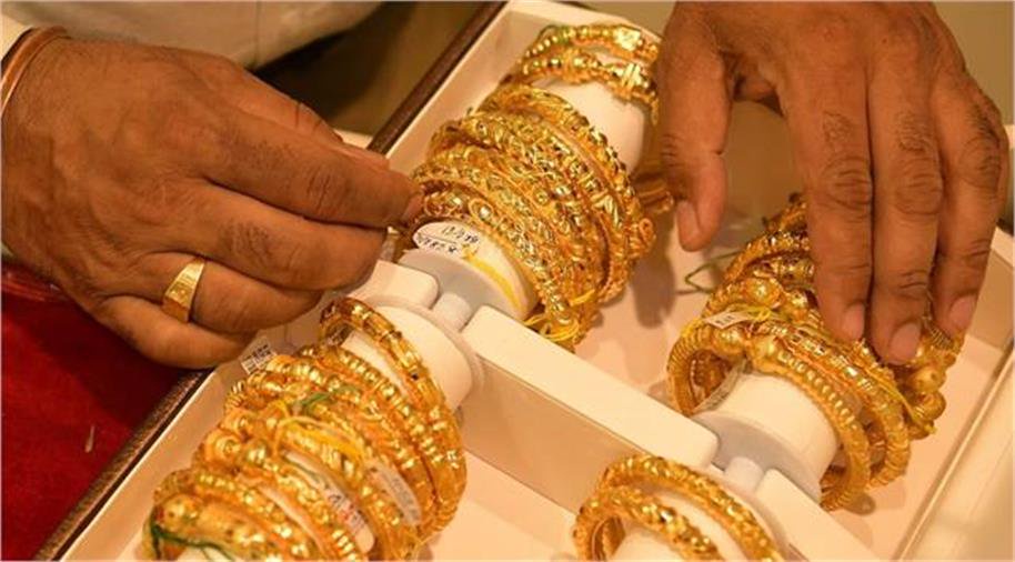 gold jewelry carat safety tips
