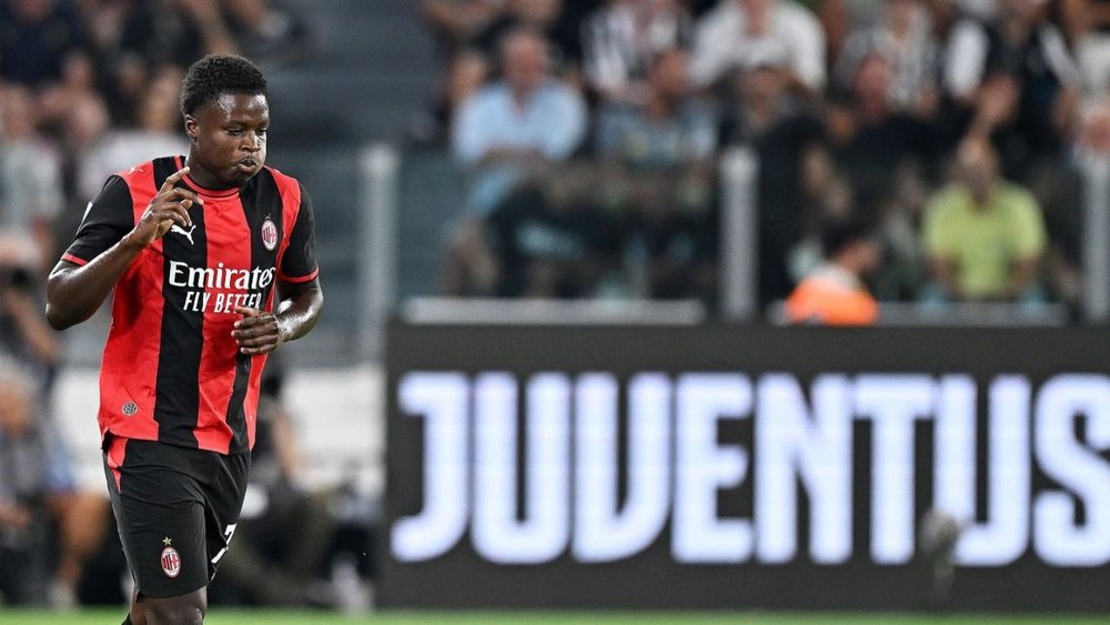 Alphadjo Cissé porte le Milan. EFE