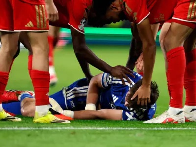 Lukas Jungwirth saiu após choque com Suárez