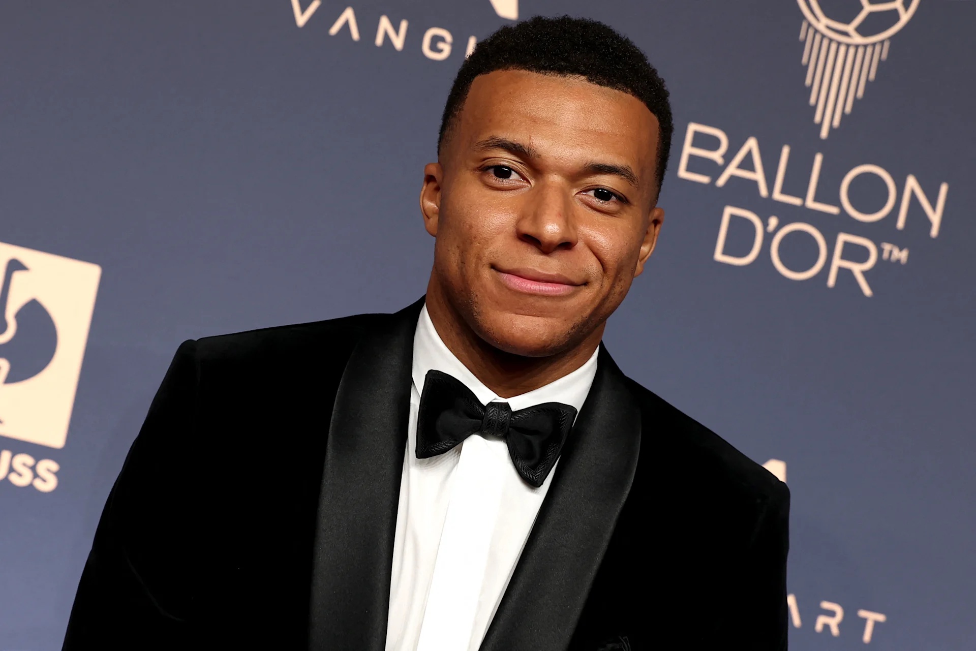 France and Real Madrid forward Kylian Mbappe poses upon their arrival to attend the 2026 Ballon d'Or France Football award ceremony at the Palladium Theatre in London on October 26, 2026. (Photo by FRANCK FIFE / AFP)