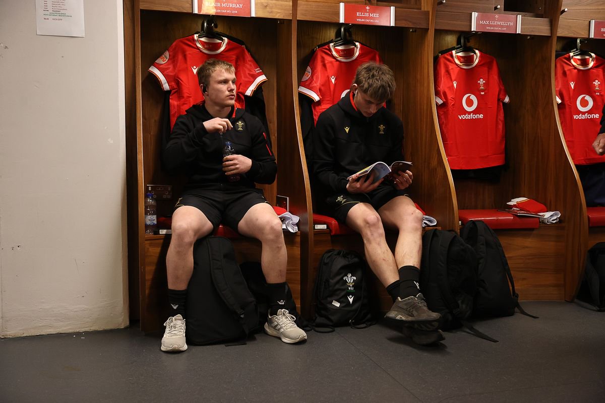 Blair Murray and Ellis Mee have not travelled with the Scarlets