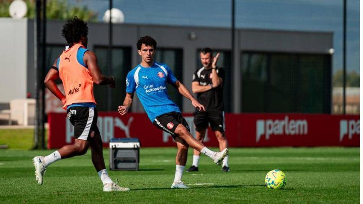 Mateu Morey és indiscutible al lateral dret