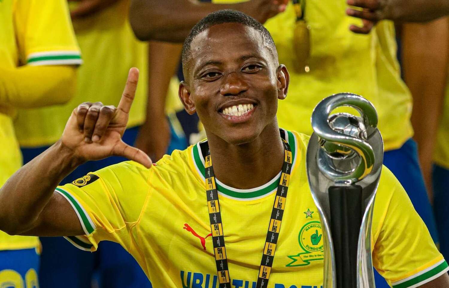 Thabo Cele with the MTN8 title won by Mamelodi Sundowns