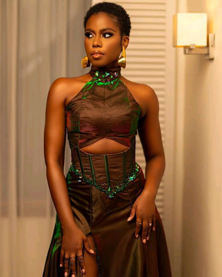 MzVee Shakes the internet with new beautiful Photos