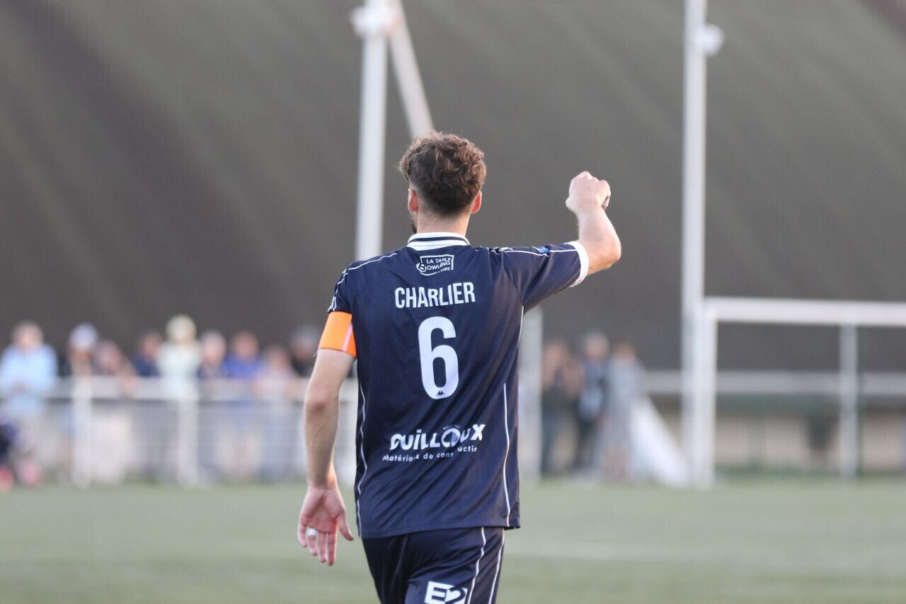 Dorian Charlier est le capitaine et le maître à jouer de Vire.