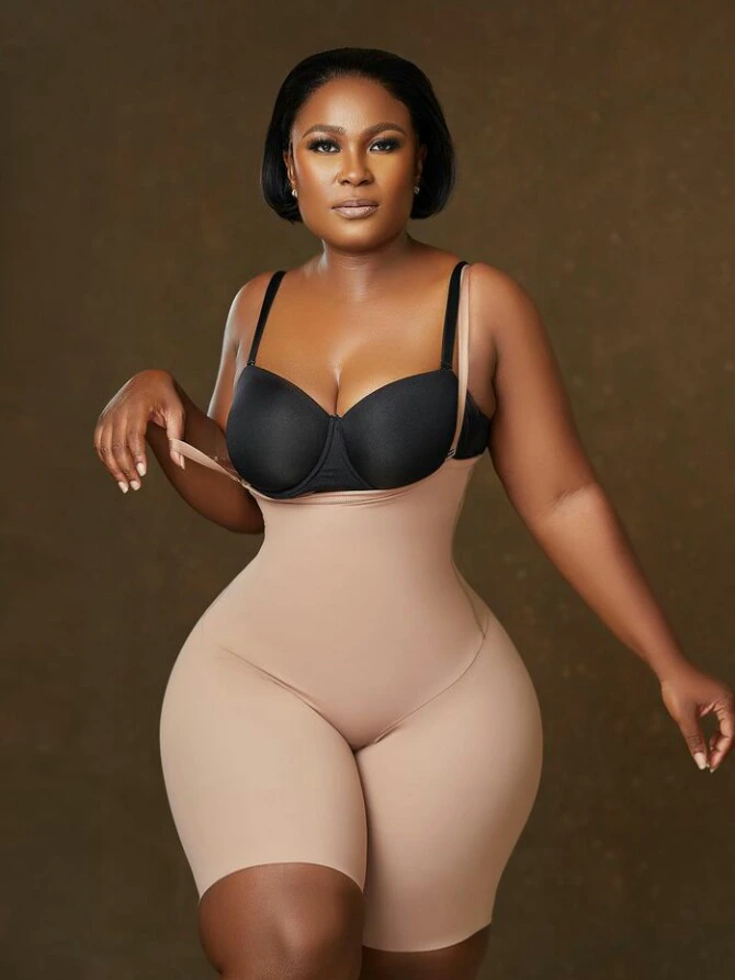 Ghanaian Lady Abidiva Broni Has A Million-Dollar Body, See Photos Of Her Banging Body.
