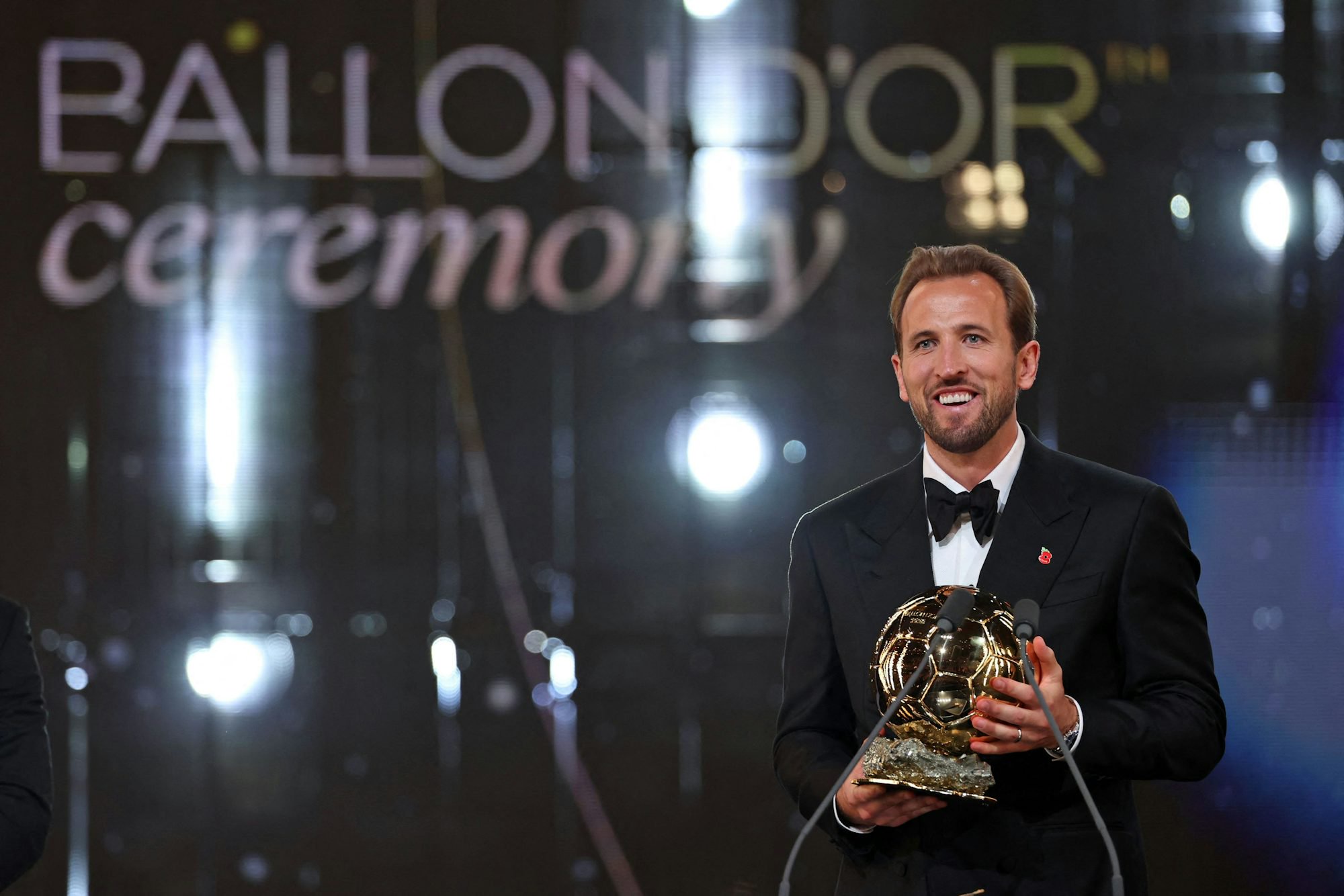 Harry Kane mit dem Ballon dOr.