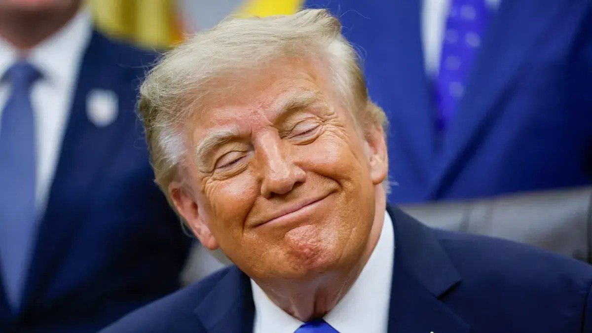 Donald Trump receives 6 figure payment from Glazers