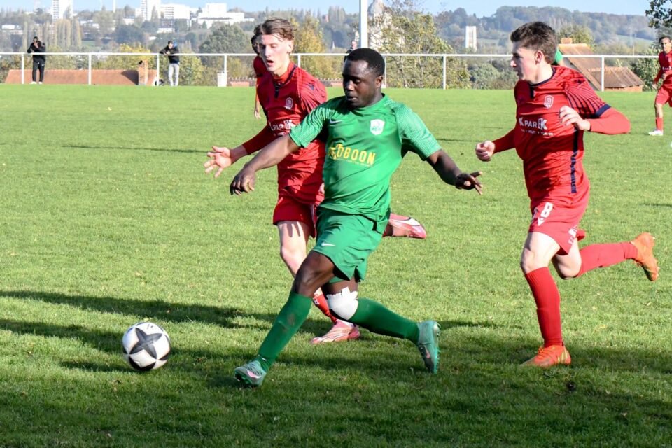 En R3, Saint-Désir et Mondeville n'ont pas réussi à se départager (1-1).
