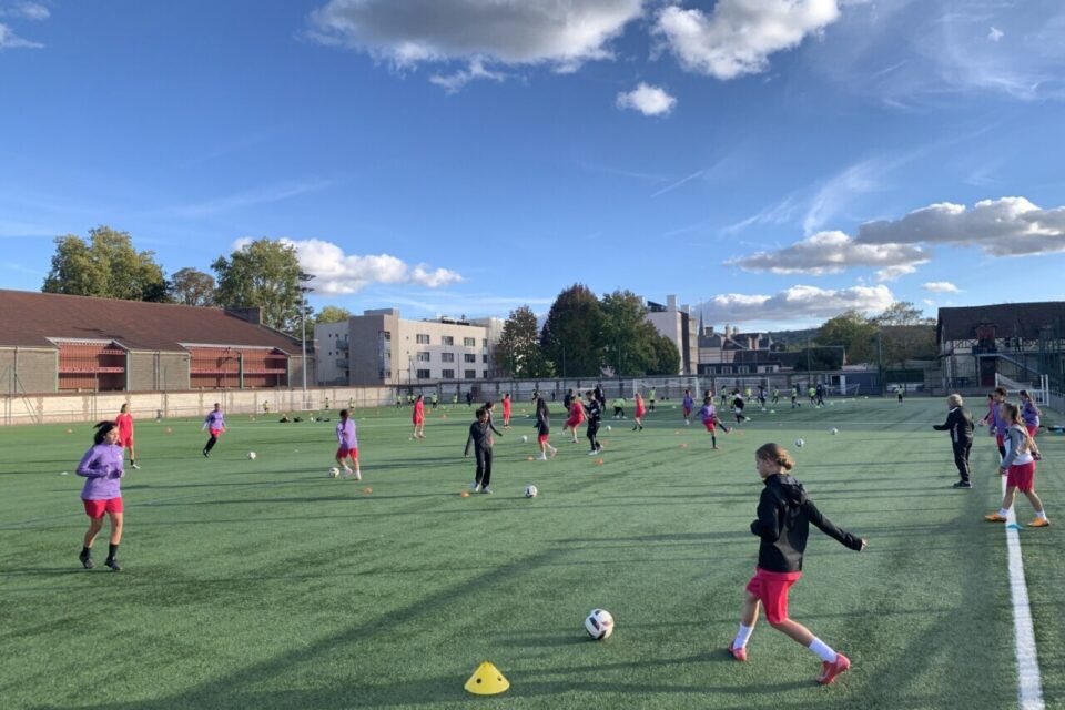 L'Ecole de foot d'Elbeuf a créé sa première section féminine à la rentrée 2026.
