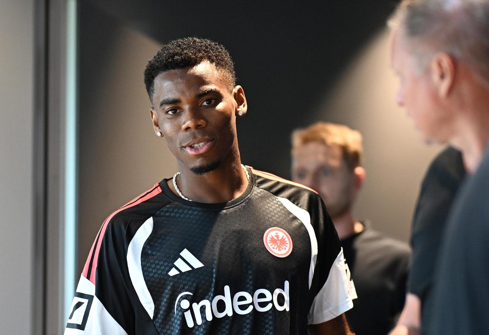 05.08.2026, xjhx, Fussball 1.Bundesliga, Eintracht Frankfurt - Pressekonferenz Raphael Onyedika v.l. Raphael Onyedika (Eintracht Frankfurt)