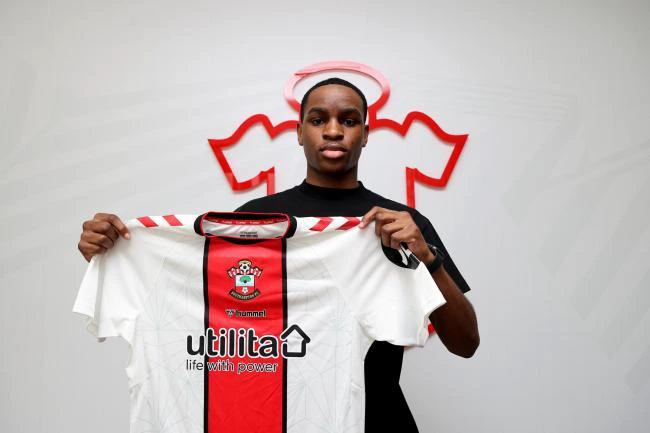 Southampton confirm signing of England youth international striker | Daily  Echo