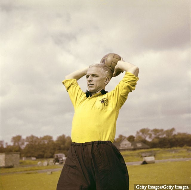 Hull City player Raich Carter in action circa 1952. Carter played inside-forward for Sunderland, Derby County and England, before going on to manage Hull City, Leeds United, Mansfield Town...