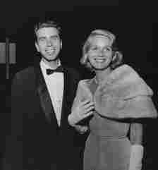 American television director Jeffrey Hayden (1926-2016), wearing a tuxedo and bow tie. and his wife, American actress Eva Marie Saint, wearing a fur evening wrap over her dress, with white evening gloves, attend the premiere of 'The Big Country, ' venue, Los Angeles, California, 1st October 1958. (Photo by Darlene Hammond/Pictorial Parade/Archive Photos/Getty Images)
