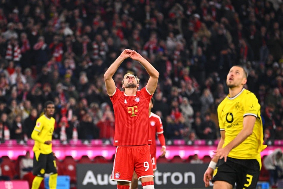 Harry Kane ärgert sich über seinen verschossenen Elfmeter.