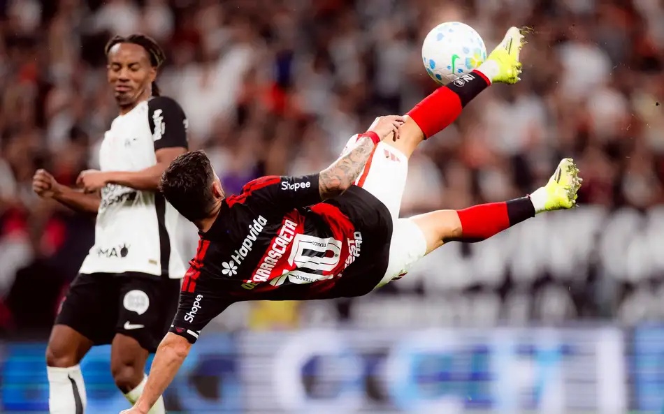 Flamengo e Corinthians: Confrontos decisivos no Brasileirão