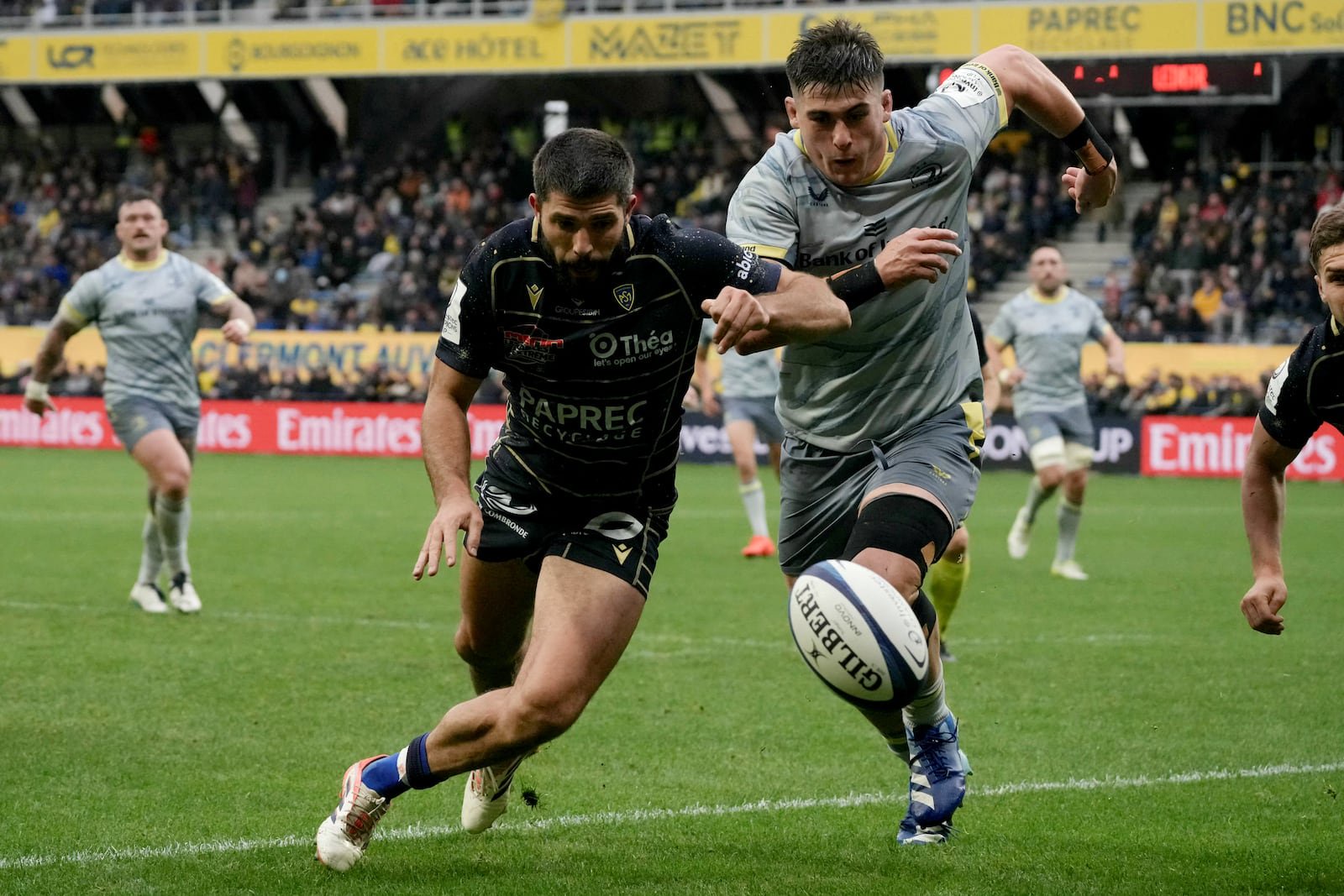 Leinster's Dan Sheehan, right, runs to score a try during the Champions Cup win over Clermont on Saturday. Photograph: Idriss Bigou-Gilles/Getty