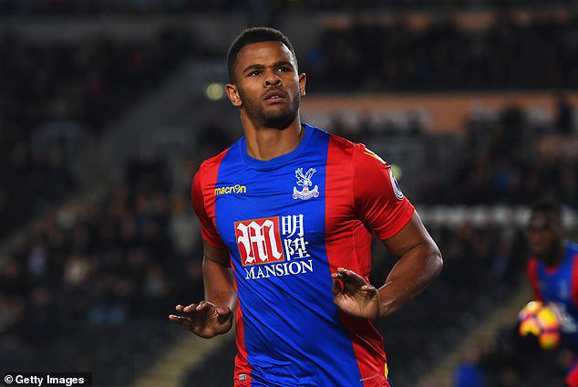 Campbell said he first tried snus while at Crystal Palace as he tried to relax after matches, but gradually began using it before training sessions as he became addicted