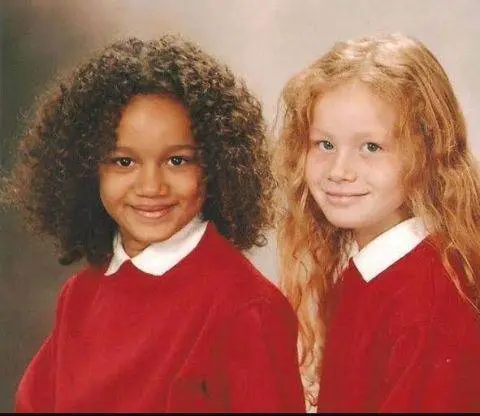 Wonderful This Twin Sisters Were Born With Totally Different Looks (Photos)