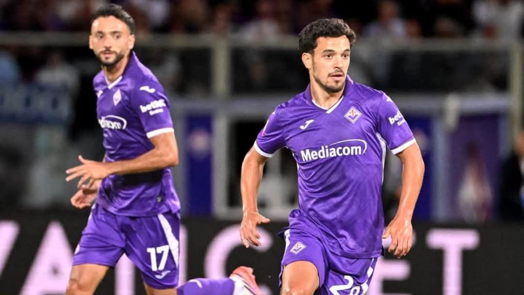 Pedro Gonçalves e João Mário no Fiorentina-Pisa (Foto: AC Fiorentina)